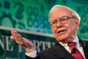 How Warren Buffett Trades in Options